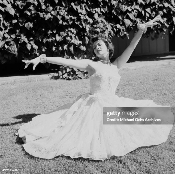 Actress Yvonne De Carlo poses at home in Los Angeles, California.