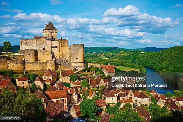 france, dordogne, castelnaud la chapelle - castle imagens e fotografias de stock