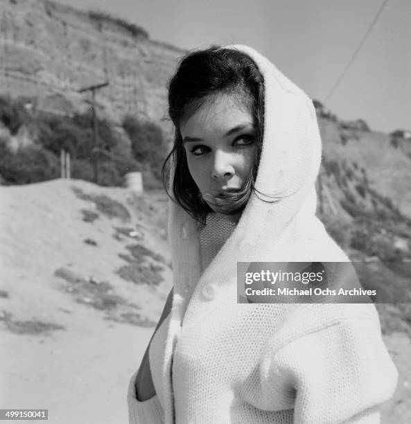Yvonne Craig Fotografías e imágenes de stock - Getty Images