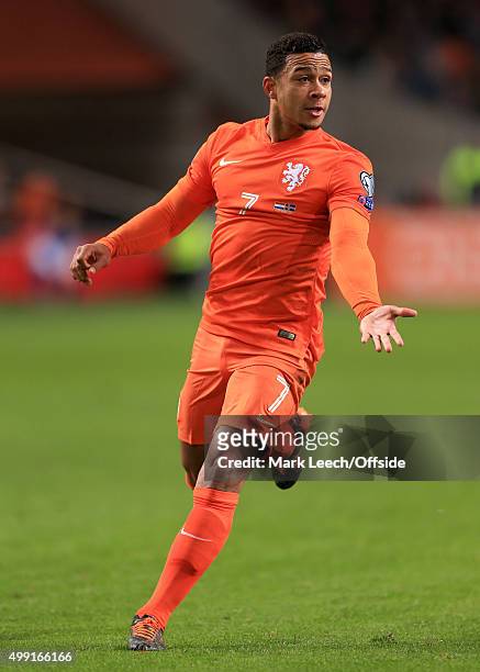 Memphis Depay of Netherlands calls for the ball during the UEFA EURO 2016 Qualifying Group A match between the Netherlands and the Czech Republic at...