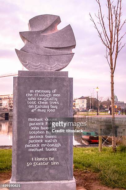 cladagh memorial - claddagh stock pictures, royalty-free photos & images