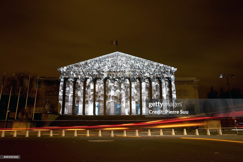 "The Standing March" : A Public Artwork By Artist JR and Filmmaker Darren Aronofsky Is Projected At l'Assemblee Nationale