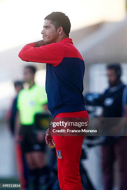 Miguel Riffo head coach of Union La Calera gives instructions to his players during a match between Union La Calera and U de Chile as part of 14...