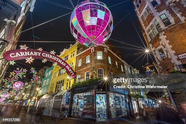 london carnaby street at night xmas 2015 - carnaby street imagens e fotografias de stock