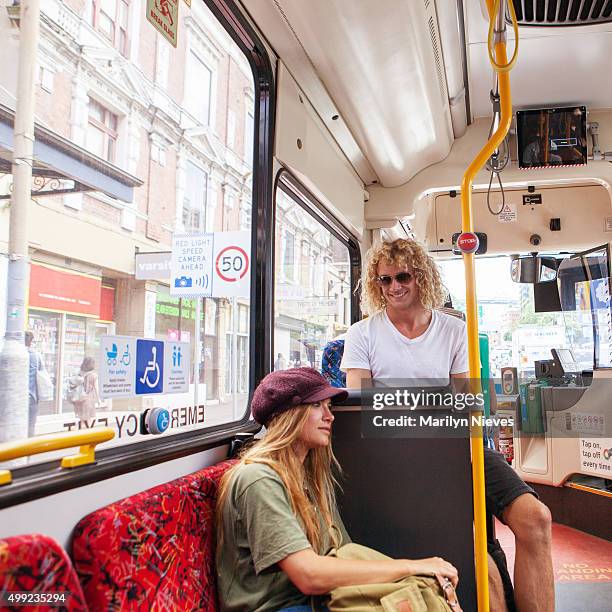 freunde auf dem bus - sydney bus stock-fotos und bilder