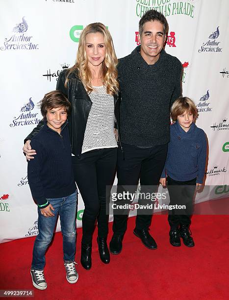 Actor Galen Gering, wife actress Jenna Gering and children attend the 84th Annual Hollywood Christmas Parade on November 29, 2015 in Hollywood,...