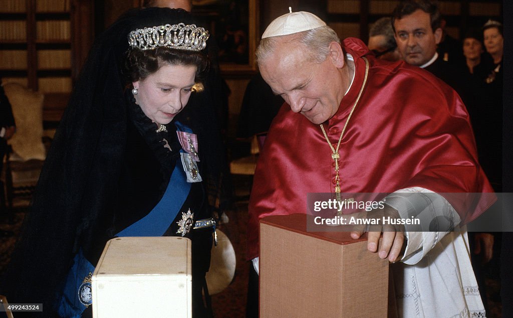 Anwar Hussein Collection