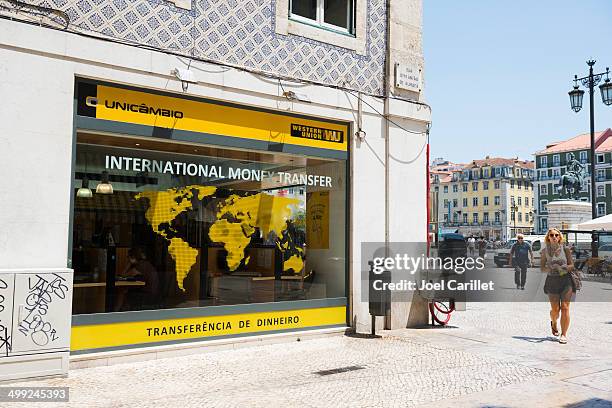 1.538 fotos de stock e banco de imagens de Western Union Returns