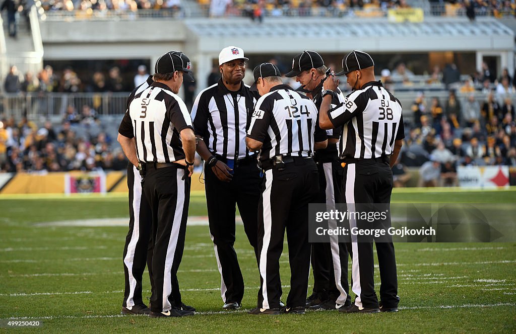 Cleveland Browns v Pittsburgh Steelers