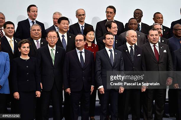 Executive Secretary of the United Nations Christiana Figueres, U.N General secretary, Banki Moon, French President Francois Hollande, French Prime...