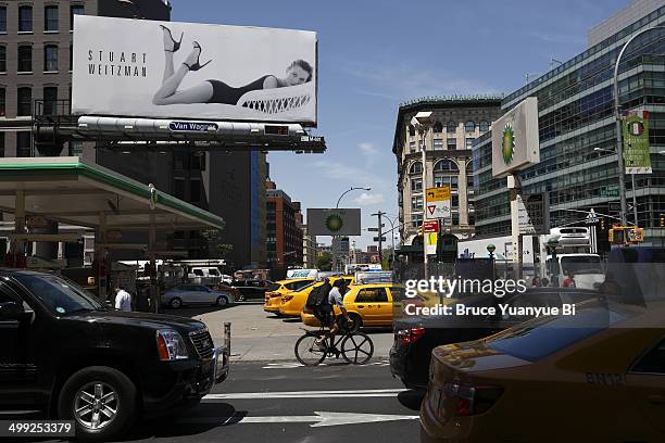 street view of soho at lafayette street - nyc billboard stock pictures, royalty-free photos & images