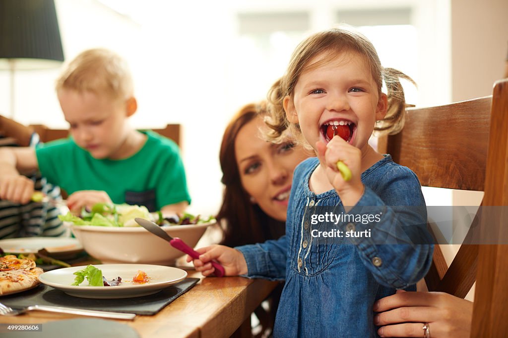 Familie zu den Mahlzeiten