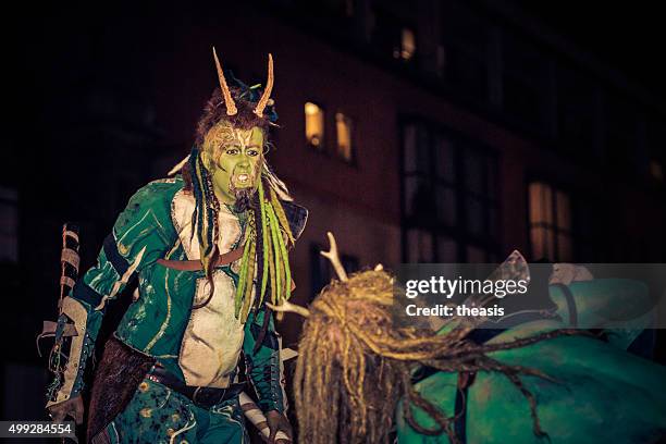 artistes du festival d'édimbourg samhuinn fire - samhain photos et images de collection