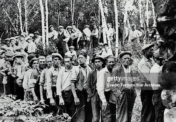 Foot-sore Manitoba Camp Strikers arrive in Kenora; Strikers from Manitoba relief camps; persistin and weary.