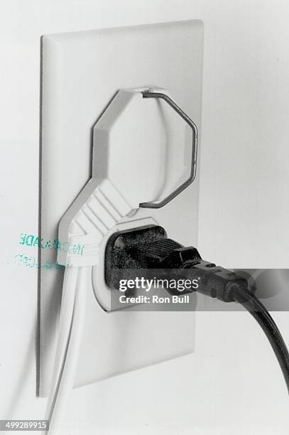 Who Invented Plug Bob Dickie Photos and Premium High Res Pictures - Getty Images