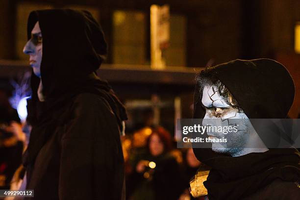 winter drummers at the samhuinn fire festival, edinburgh - samhuinn stock pictures, royalty-free photos & images