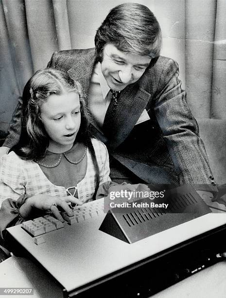 First Backpack Computer Computer 1973 Photos and Premium High Res Pictures - Getty Images