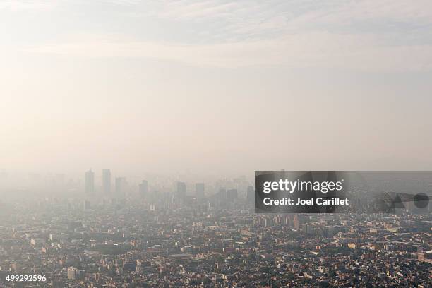 panorama de la ciudad de méxico y ozono - contaminación del aire fotografías e imágenes de stock