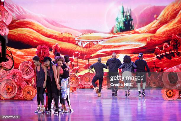 Rehearsal Behind the Scenes -- Pictured: Elijah Kelley as Scarecrow, David Alan Grier as The Cowardly Lion, Shanice Williams as Dorothy, Ne-Yo as...