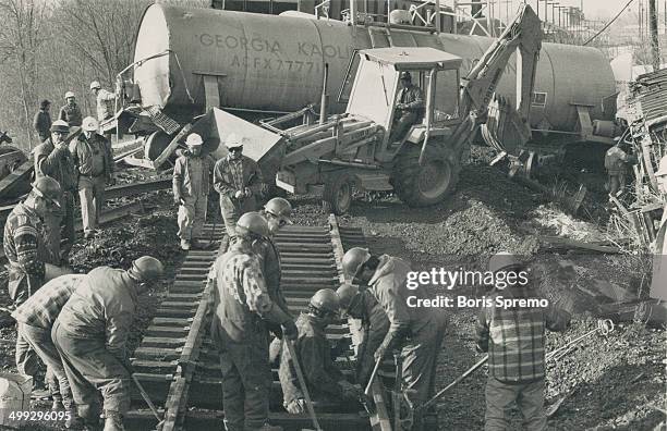Roadbed 45 New Roadbed Stock Photos, High-Res Pictures, and Images - Getty Images