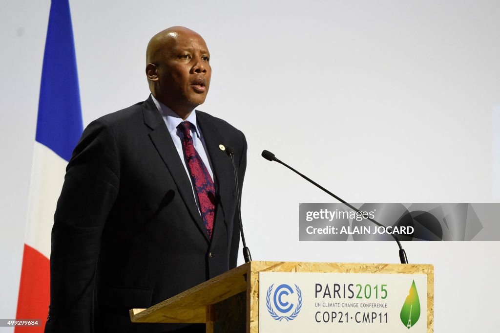 FRANCE-CLIMATE-WARMING-COP21-SPEECH