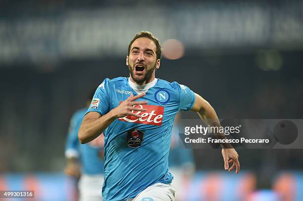 Gonzalo Higuain of Napoli celebrates after scoring goal 1-0 during the Serie A match between SSC Napoli and FC Internazionale Milano at Stadio San...