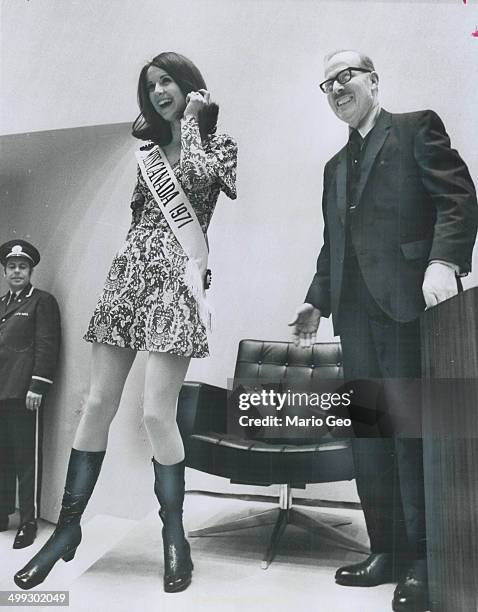 Anna Commisso 700 Commisso Stock Photos, High-Res Pictures, and Images - Getty Images