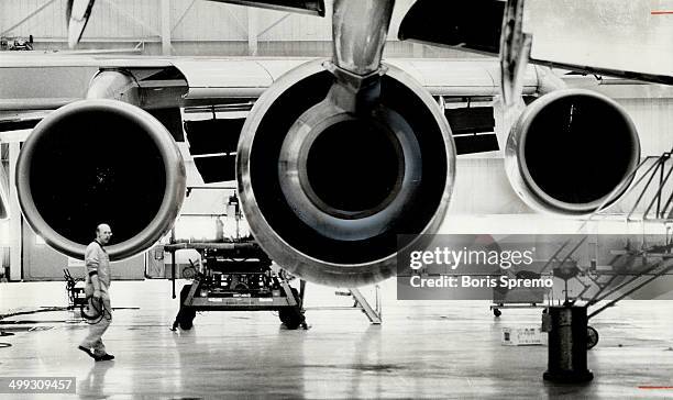 Lockheed 1011 Number 2 Engine 110 Lockheed L 1011 Tristar Stock Photos, High-Res Pictures, and Images ...