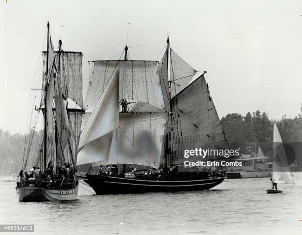 Ship Changing Course 50 Boat Changing Course Stock Photos, High-Res Pictures, and Images ...
