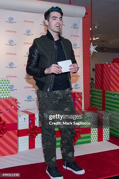 Singer Joe Jonas attends the #GIVETUESDAY with Joe Jonas and The Queens Boys & Girls Club at JCPenney Brooklyn Gateway on November 30, 2015 in New...