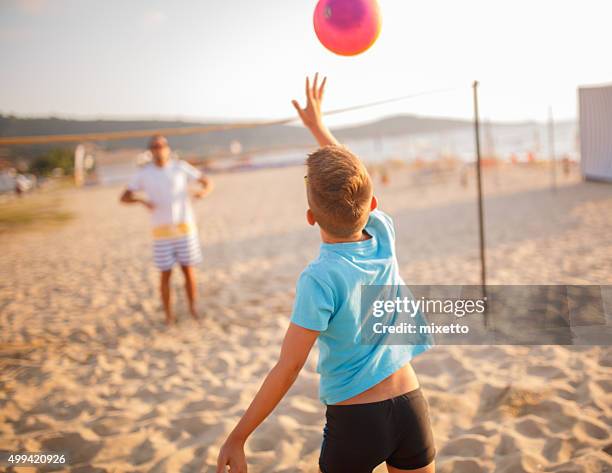 família de vôlei na praia - beach volleyball - fotografias e filmes do acervo