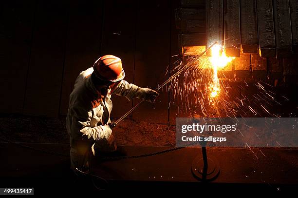 worker - molten stock pictures, royalty-free photos & images
