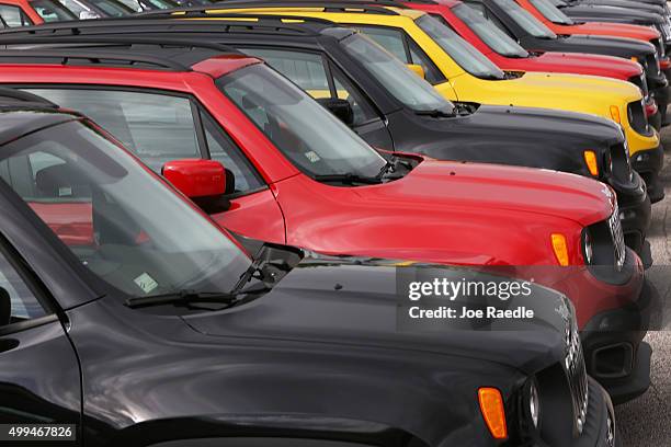 Front Passenger Side Body Side Molding For 2015-2022 Jeep Renegade - Right Side, Black, Direct OEM Replacement