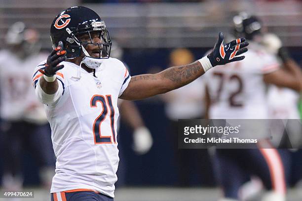 Ryan Mundy of the Chicago Bears during a game against the St. Louis Rams at the Edward Jones Dome on November 15, 2015 in St. Louis, Missouri.