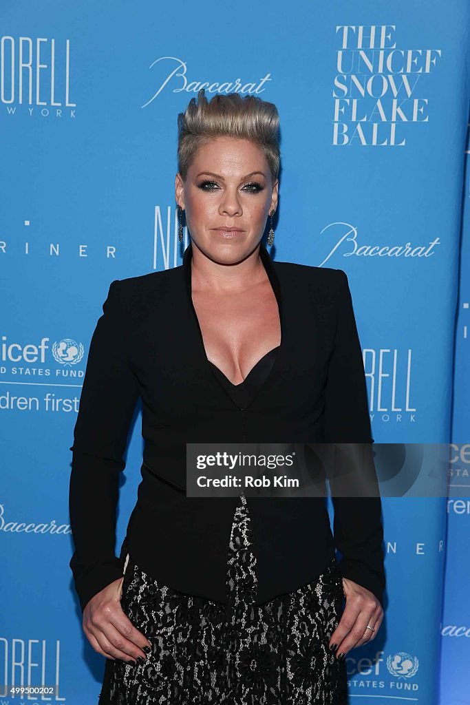 2015 UNICEF Snowflake Ball