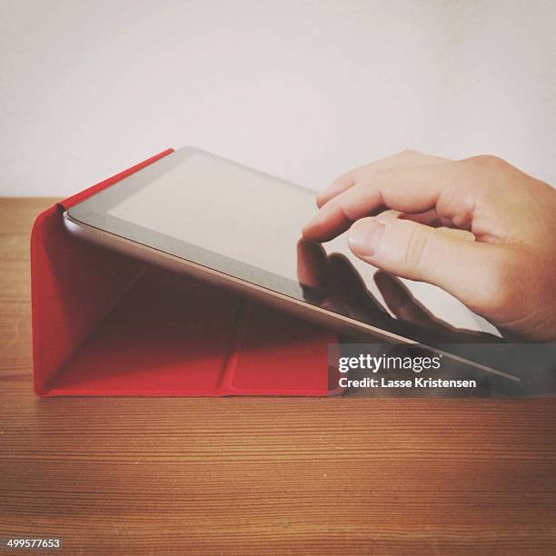 Hand Tapping On Table Hand Tapping Table Photos and Premium High Res Pictures - Getty Images