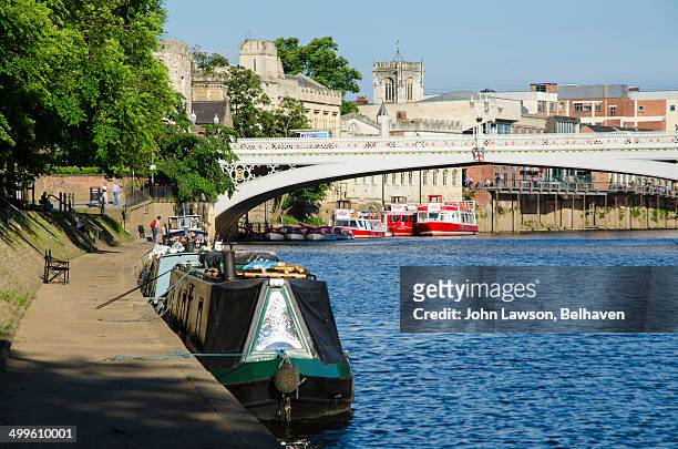 canal boats, river ouse and lendal bridge - york england fotografías e imágenes de stock