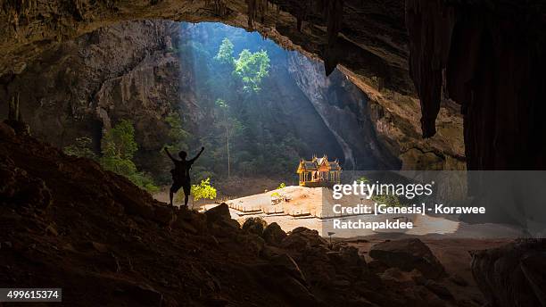 wanderlust at thailand cave - phraya nakhon cave stockfoto's en -beelden