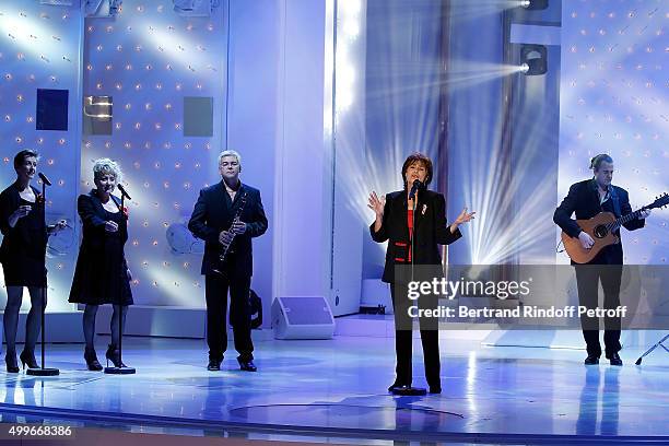 Main Guest of the show Singer Linda de Suza performs during 'Vivement Dimanche' French TV Show at Pavillon Gabriel on December 2, 2015 in Paris,...