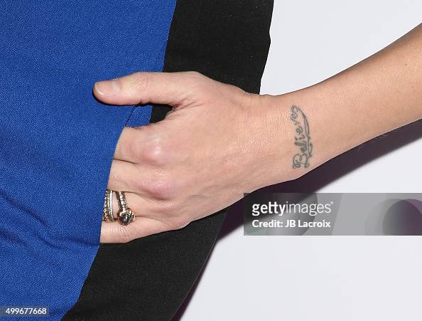 Jennifer Nettles, tattoo detail, attends the premiere of Warner Bros....  News Photo - Getty Images