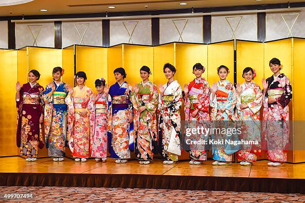 Mayuko Kawakita and Natsumi Hanaoka and Fuka Koshiba and Miyu Honda and Shioli Kutsuna and Emi Takei and Ayame Goriki and Hikaru Takahashi and Miyu...