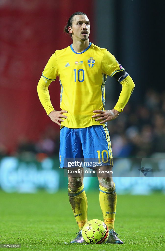 Denmark v Sweden - UEFA EURO 2016 Qualifier: Play-Off Second Leg