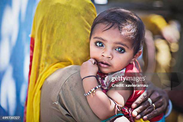 indian child - indian mother stockfoto's en -beelden