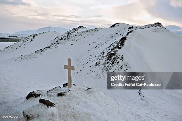 a cross near reykjavik, iceland - summit view cemetery stock pictures, royalty-free photos & images