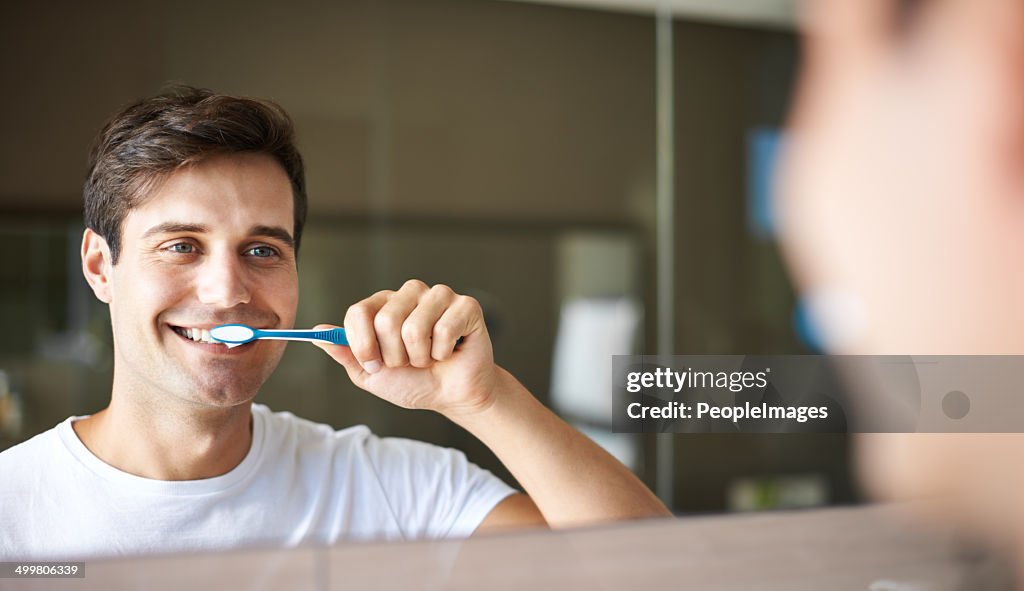 Manteniendo sus dientes limpio y saludables