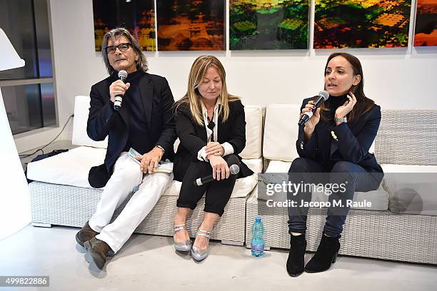 Roberto Alessi, Barbara Fabbroni and Camila Raznovich attend the book presentation of 'L'AMORE FORSE' by Barbara Fabbroni on December 3, 2015 at the...