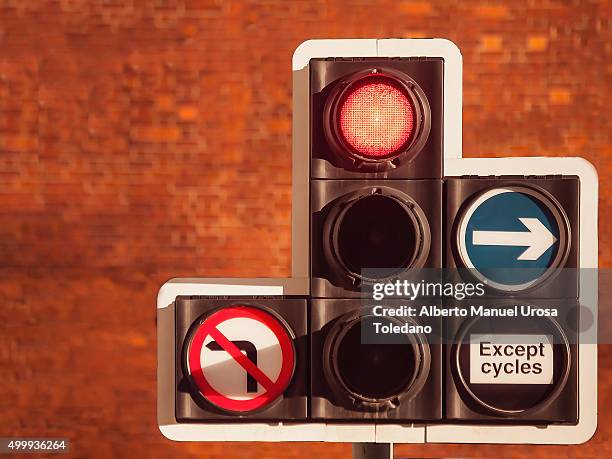 manchester, traffic lights - no trespassing segnale inglese foto e immagini stock