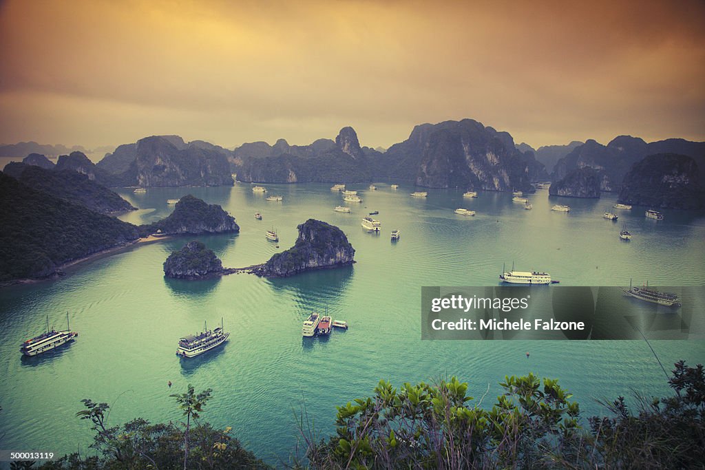 Vietnam, Halong Bay