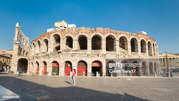 sommer nachmittag in verona, italien - verona arena stock-fotos und bilder