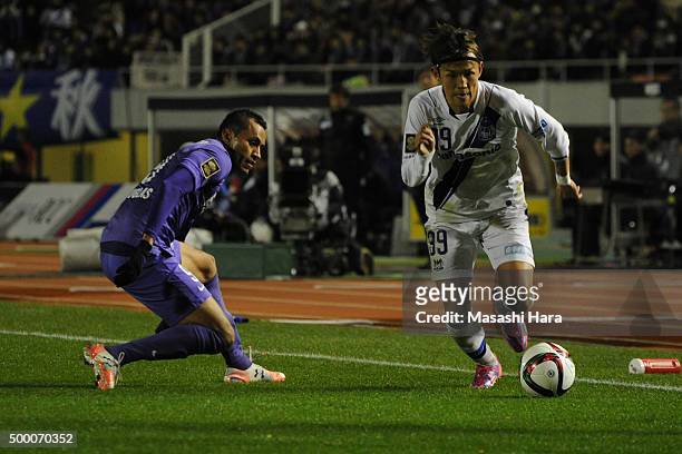 Takashi Usami of Gamba Osaka in action during the J.League 2015 Championship final 2nd leg match between Sanfrecce Hiroshima and Gamba Osaka at the...